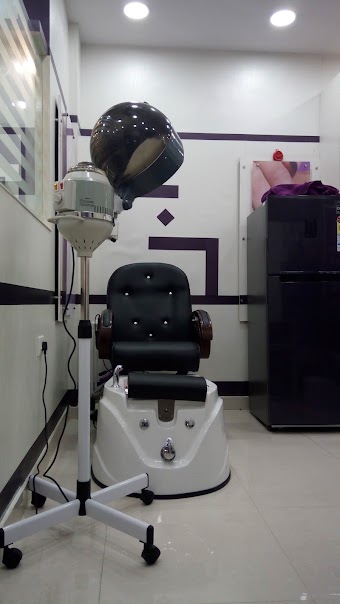 Manha Beauty Salon & Academy