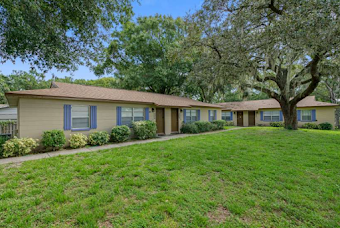 Lakeland Oaks Apartments