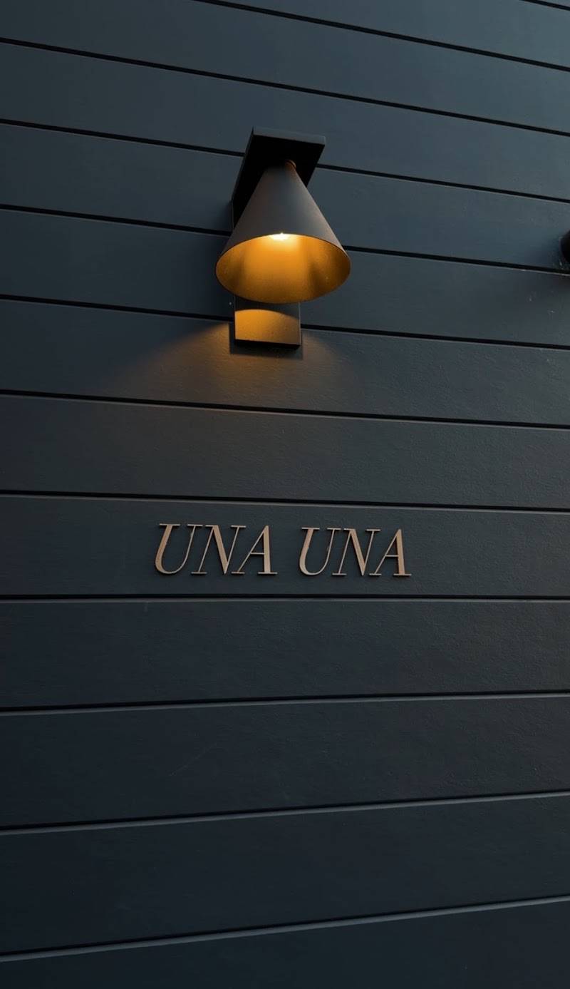 UNA UNA